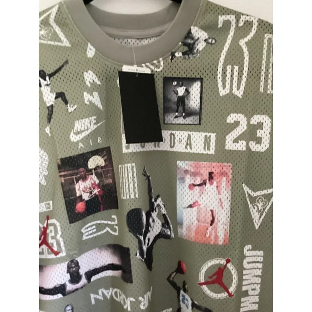 𝅺JORDAN Short Sleeve GFX Top -‎ Size: Medium Color: Spruce Fog
